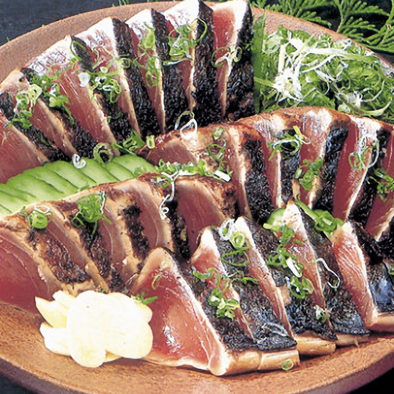地元高知人も、これは美味い！とうならせる！一本釣り地鰹の藁焼きタタキ（旬凍）［送料無料］この商品は、他の商品と同梱できません。