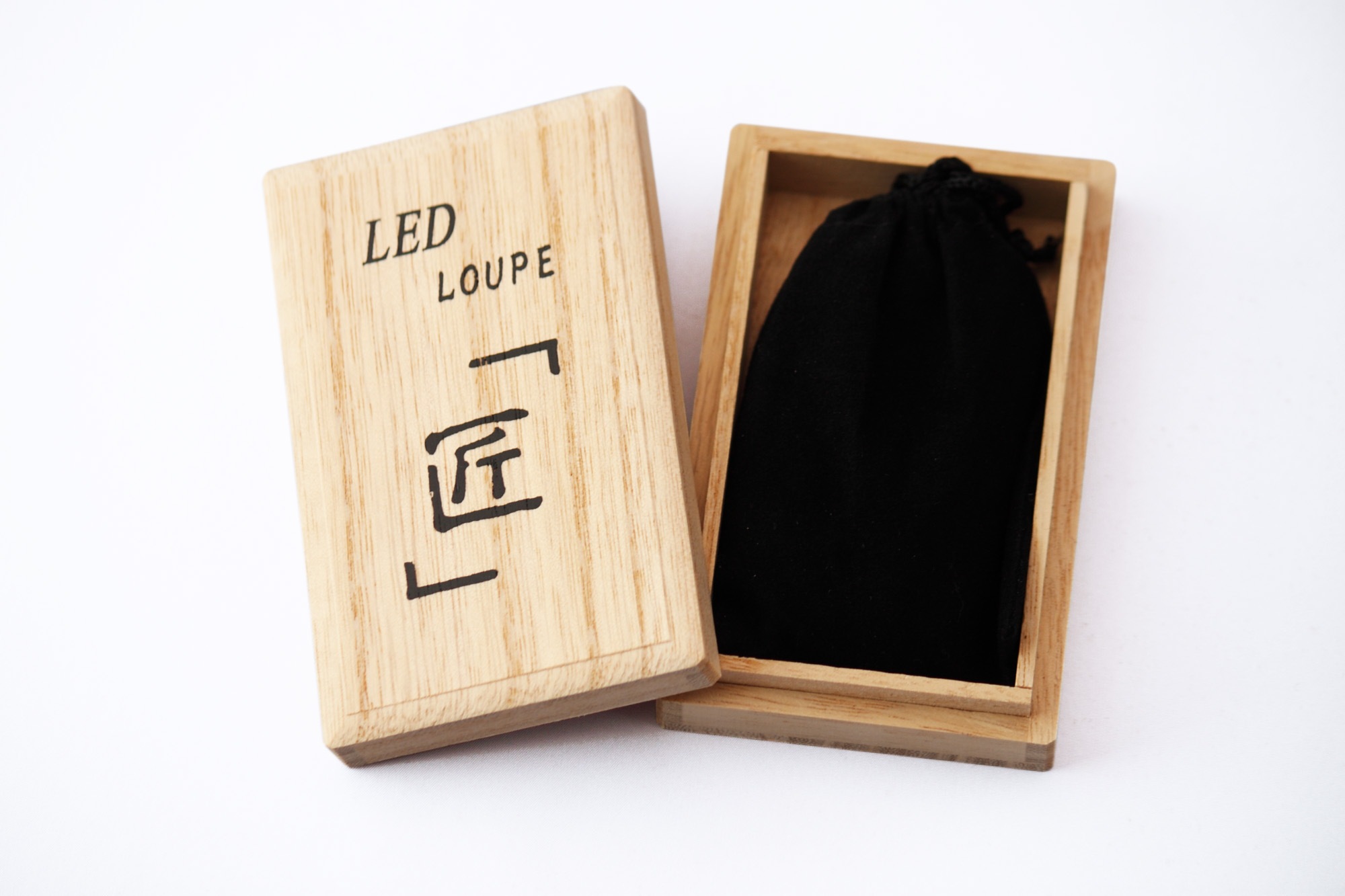 ����LED�롼�ڡ��ٻΤ˺���