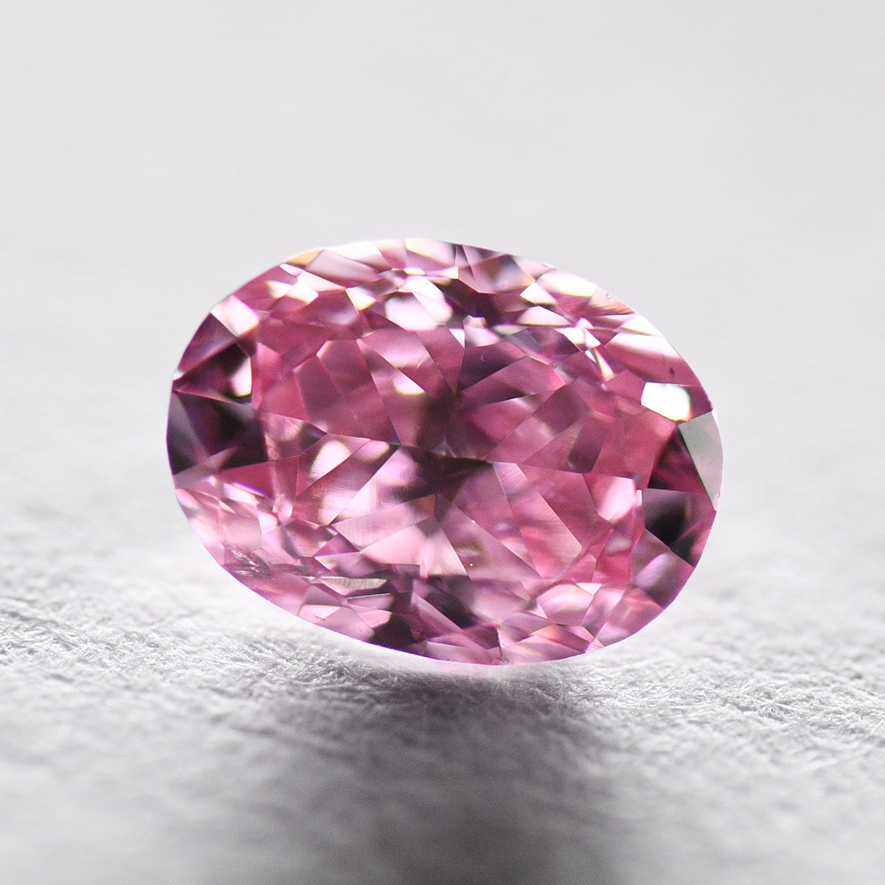 ピンクダイヤモンドルース0.23ct, Fancy Vivid Purplish Pink (ファンシーヴィヴィッドパープリッシュピンク）, SI-1, Oval, GIA