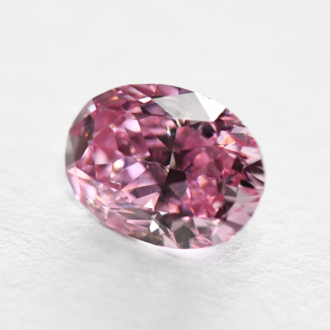 ピンクダイヤモンドルース0.23ct, Fancy Vivid Purplish Pink (ファンシーヴィヴィッドパープリッシュピンク）, SI-1, Oval, GIA