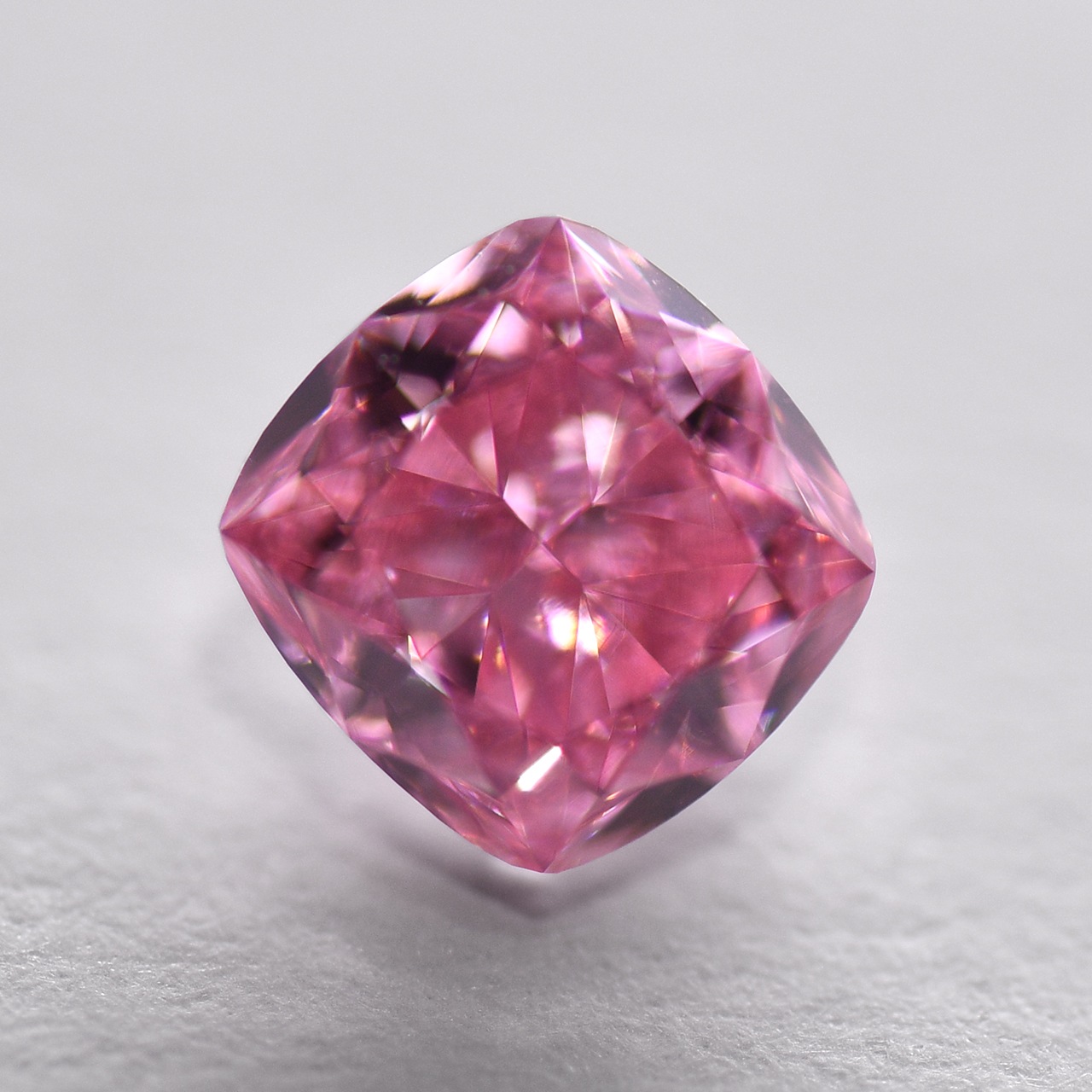 ピンクダイヤモンドルース 0.36ct / Fancy Vivid Purplish Pink / VS1