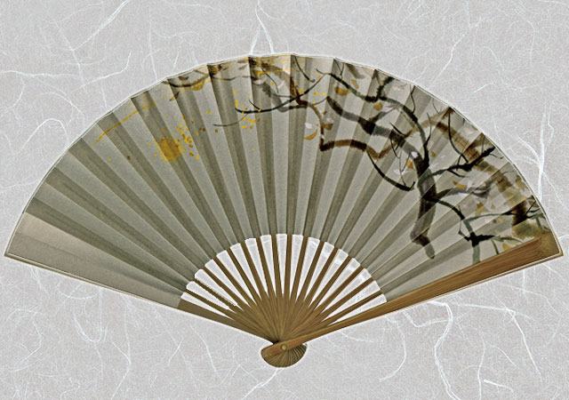 紳士紙扇子 濃唐木 灰地樹木 扇子箱付-商品画像