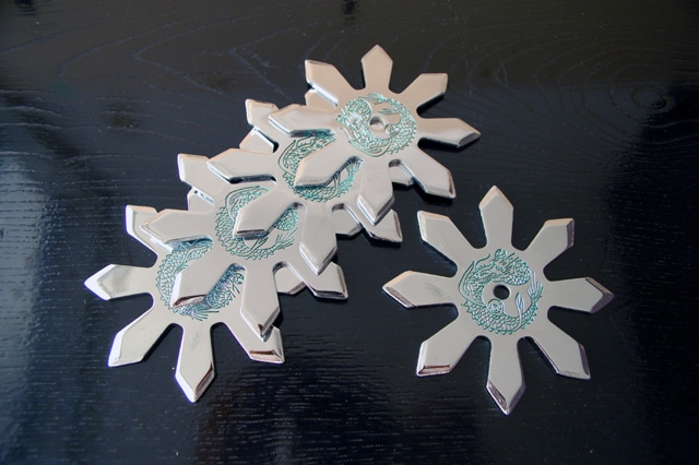 クロムメッキ手裏剣 八方 赤 緑 Mサイズ 12枚-商品画像