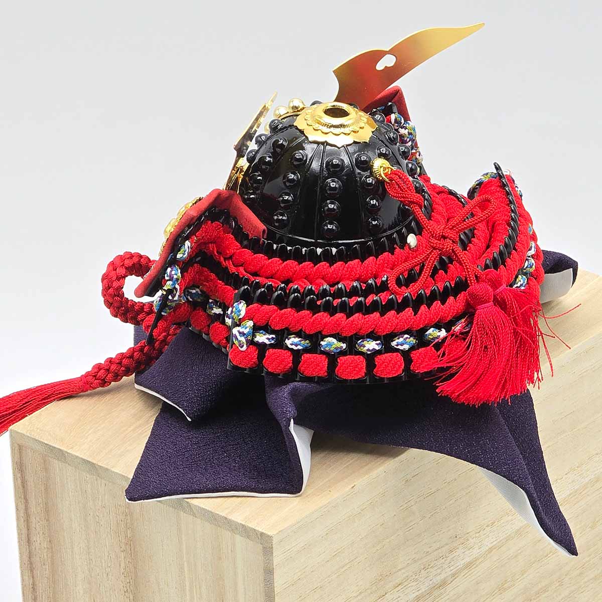 特製小型兜  桐箱入り 8号 大鍬形 長鍬形 吉徳-商品画像