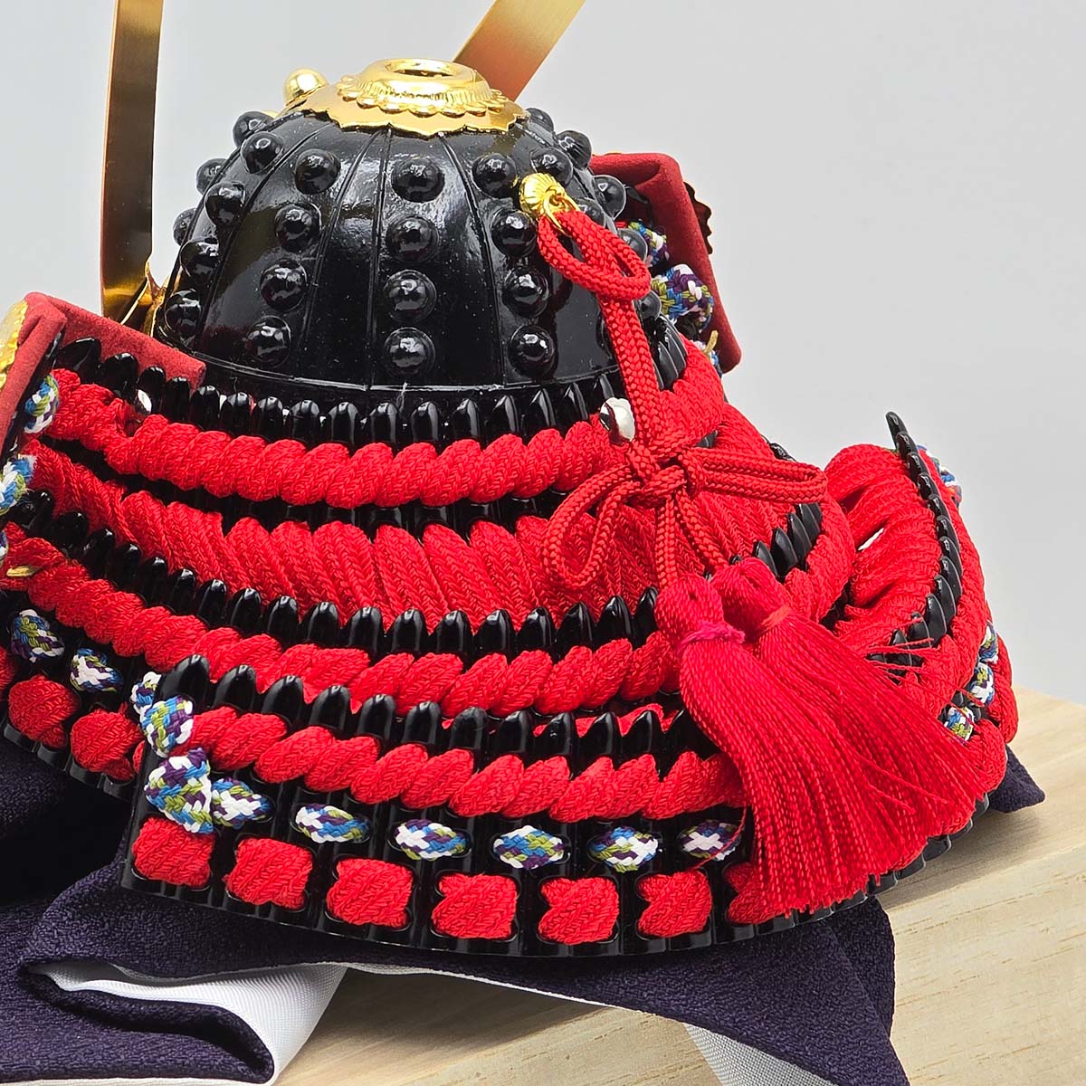 特製小型兜  桐箱入り 8号 大鍬形 長鍬形 吉徳-商品画像