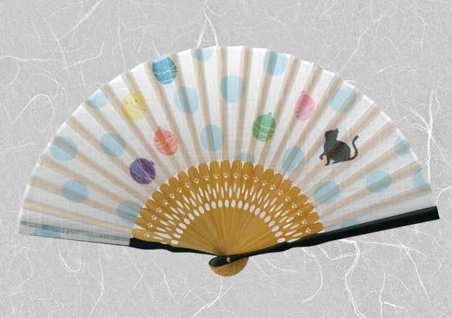 婦人布扇子 ねこあそび 猫と水風船 扇子箱付-商品画像
