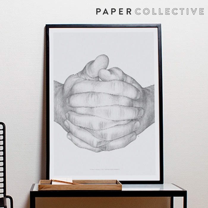 PAPER COLLECTIVE/ペーパーコレクティブ　ポスター:FOLDED HANDS/ホールデッドハンズ　50x70cm【コンビニ受取対応商品】【RCP】