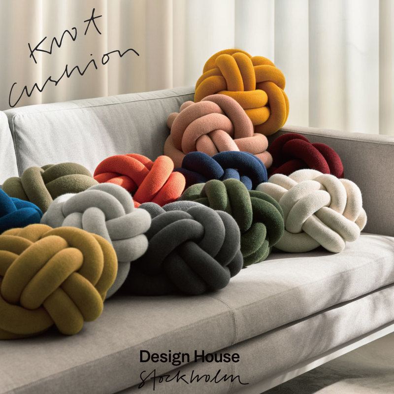 Design House Stockholm KNOT ノット クッション<br>Designed by ラグンへイズル・シグルザルドッティル デザインハウス ストックホルム 紐 球体 ボール【RCP】<br><br>長い一本のニットチューブで出来たユニークなクッション