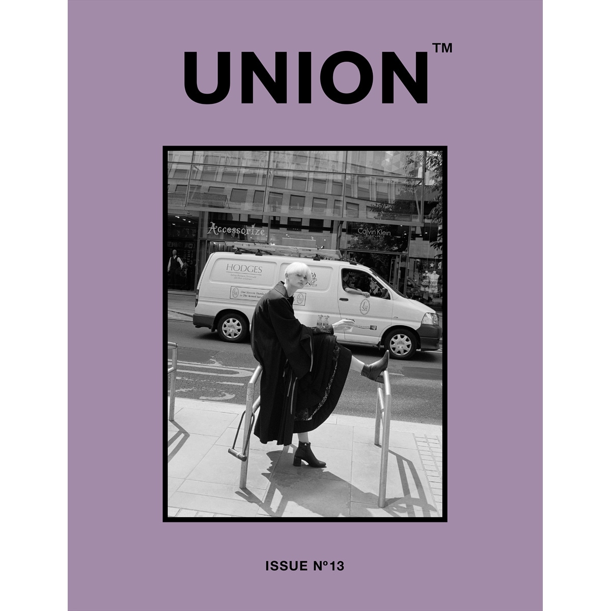 【UNION】ユニオン issue.13 Cover C カバーC<br>No,13  2018 A/W<br>Lara Mullen<br>写真集/フォトブック ISBN：978-4-9909193-2-0 <br>【コンビニ受取対応商品】
