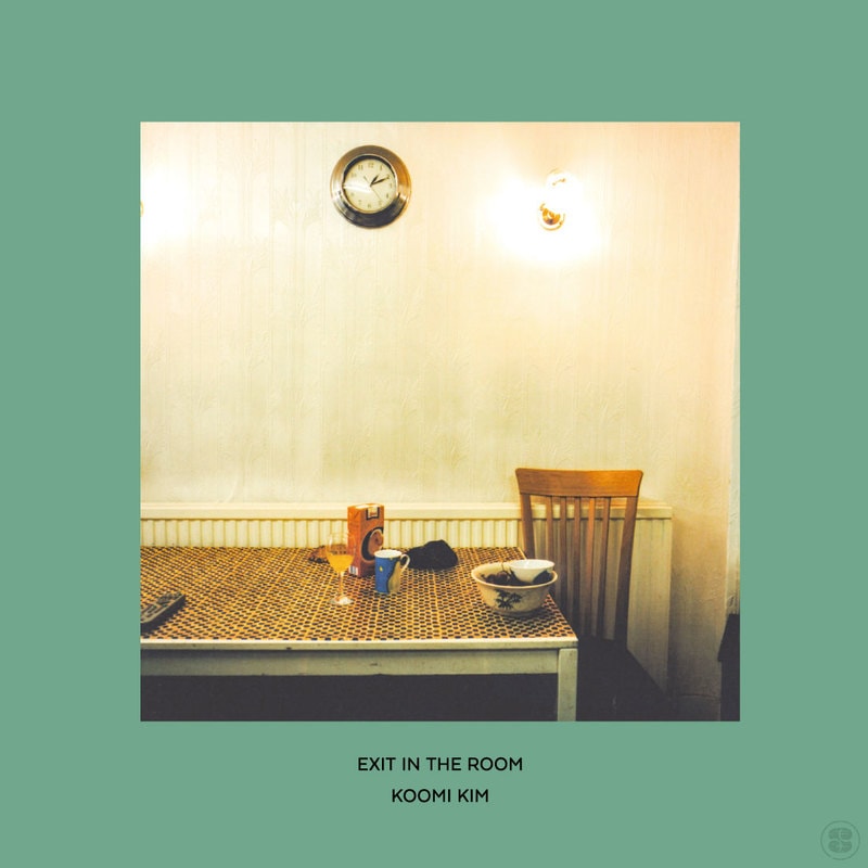 KOOMI KIM/EXIT IN THE ROOM/金玖美/エグジット・イン・ザ・ルーム/写真集/フォトブック 