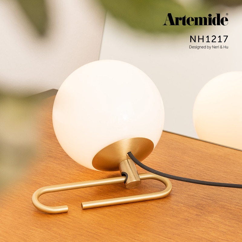 Artemide アルテミデ NH1217 Neri&Hu 電球 テーブル照明 ライト ランプ イタリア<br><br>伝統的なランタンを現代的にアップデートしたモダンなライト