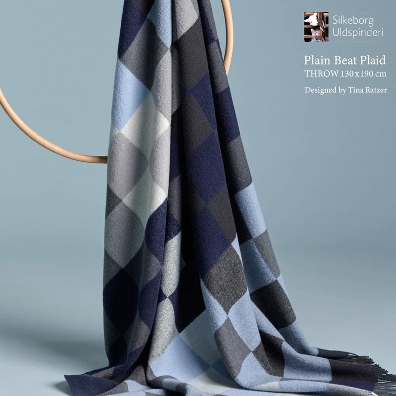 Silkeborg Uldspinderi シルケボーウルドスピンデリ プレインビートシリーズ スローケット 130x190 cm ティナ・ラッツァー ブランケット ウール<br><br>モザイクのようにちりばめられた美しい色のスローケット