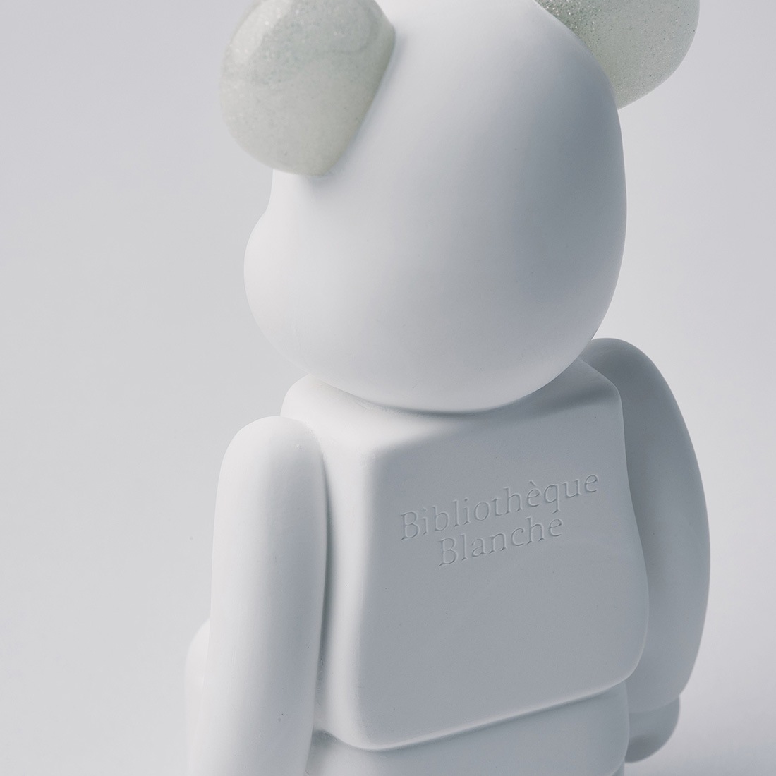 Ballon �Х��� BE@RBRICK AROMA ORNAMENT No.0 LUMINOUS WHITE GRAY �٥��֥�å� �����ޥ����ʥ��� �߸� ȯ�� �롼��ե쥰��� ����ߥå�<br><br>�٥��֥�å��Υ���ߥå��������ޥǥ��ե塼�����ڥ��ե��ý���