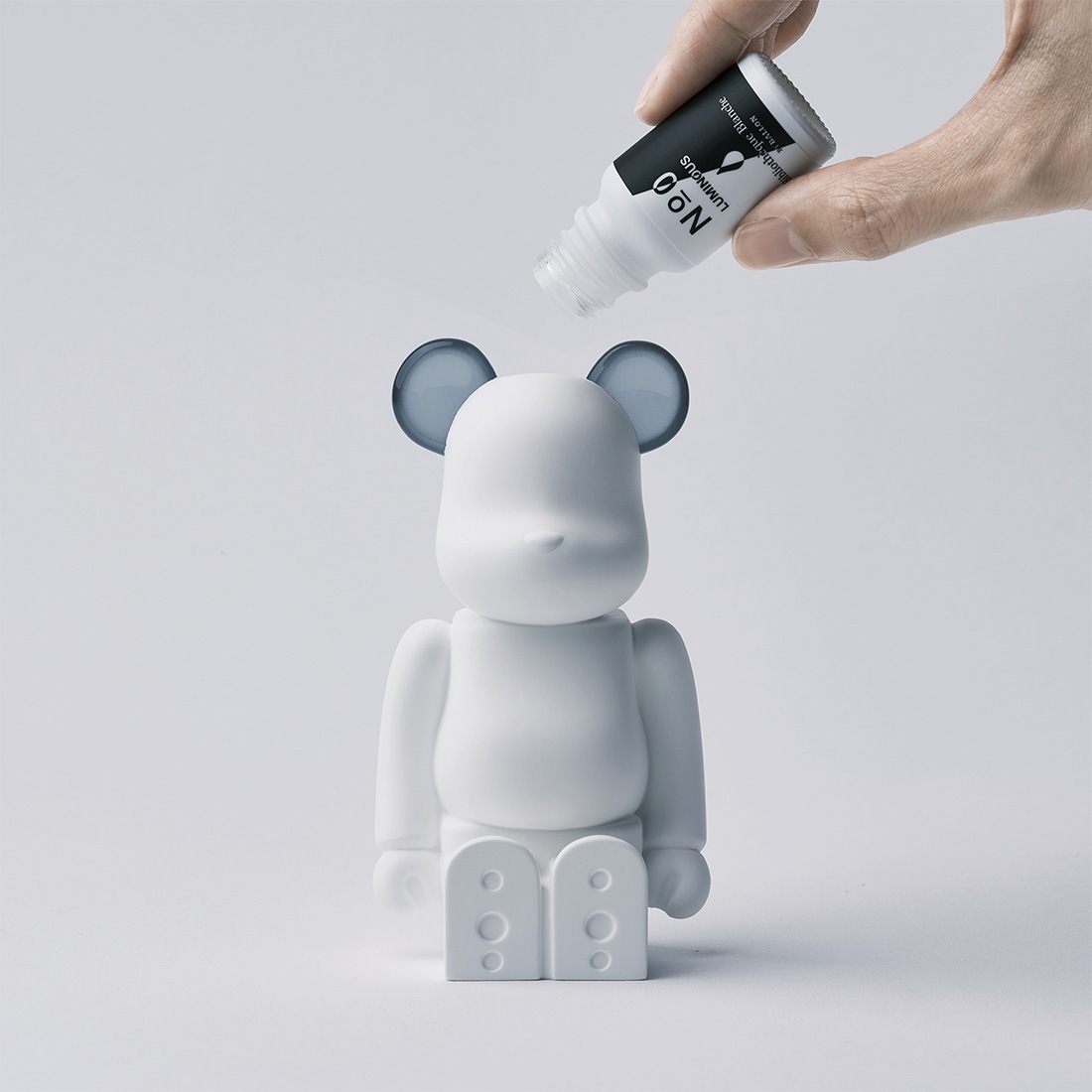 Ballon �Х��� BE@RBRICK AROMA ORNAMENT No.0 LUMINOUS WHITE GRAY �٥��֥�å� �����ޥ����ʥ��� �߸� ȯ�� �롼��ե쥰��� ����ߥå�<br><br>�٥��֥�å��Υ���ߥå��������ޥǥ��ե塼�����ڥ��ե��ý���
