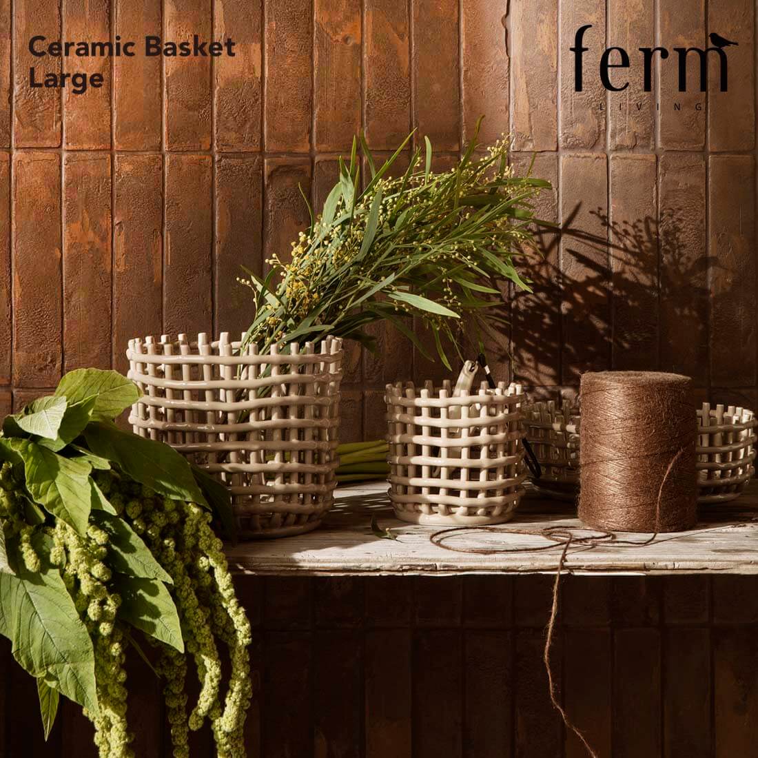 ferm LIVING �ե������ӥ� Ceramic Basket ����ߥå��Х����å� Large �顼�� ���եۥ磻�� �����ߥ�<br><br>����Ū���Ԥ����������줿ƫ��ΥХ����å�