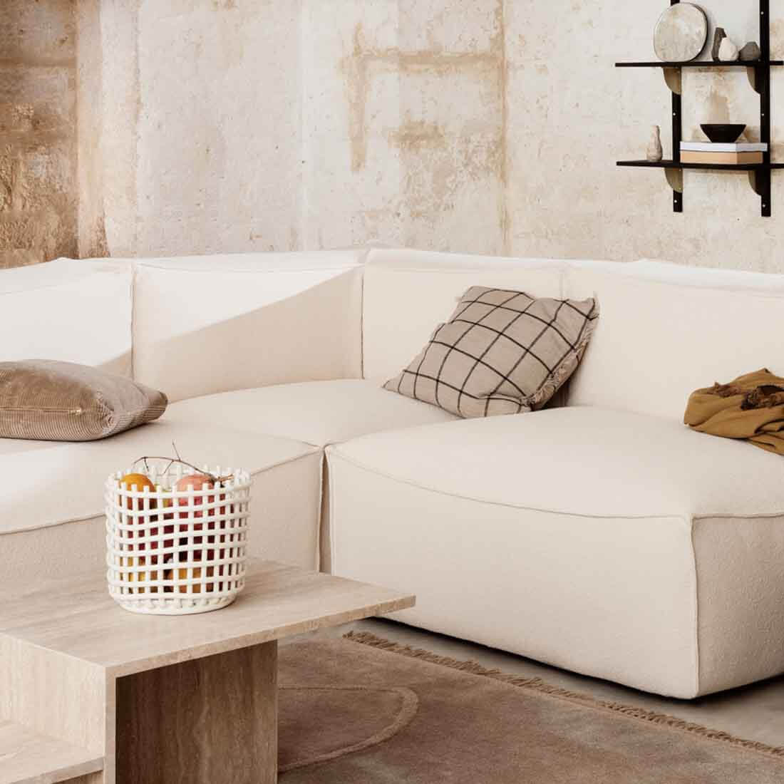 ferm LIVING �ե������ӥ� Ceramic Basket ����ߥå��Х����å� Large �顼�� ���եۥ磻�� �����ߥ�<br><br>����Ū���Ԥ����������줿ƫ��ΥХ����å�