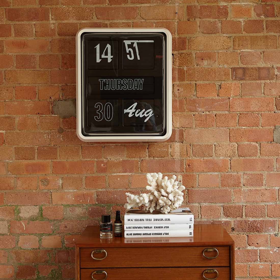 �ڳݤ��եå��ץ쥼��ȡ�Established&Sons Font Clock G100 small �������֥�å���ɥ���ɥ��� �ե���ȥ����å� �֤����� ������ �ɳݤ����� �Ѥ��Ѥ����� �ߥåɥ������꡼