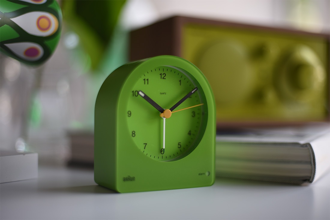 BRAUN �֥饦�� ALARM CLOCK BC22  ���顼�९���å� �ǥ�����������ॹ ���ʥ��� �֤����� BC22GN BC22Y ñ�����ӡڥ��ե��ý���