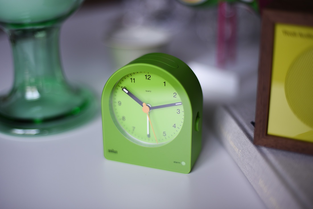 BRAUN �֥饦�� ALARM CLOCK BC22  ���顼�९���å� �ǥ�����������ॹ ���ʥ��� �֤����� BC22GN BC22Y ñ�����ӡڥ��ե��ý���