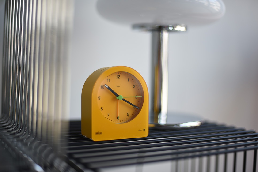 BRAUN �֥饦�� ALARM CLOCK BC22  ���顼�९���å� �ǥ�����������ॹ ���ʥ��� �֤����� BC22GN BC22Y ñ�����ӡڥ��ե��ý���