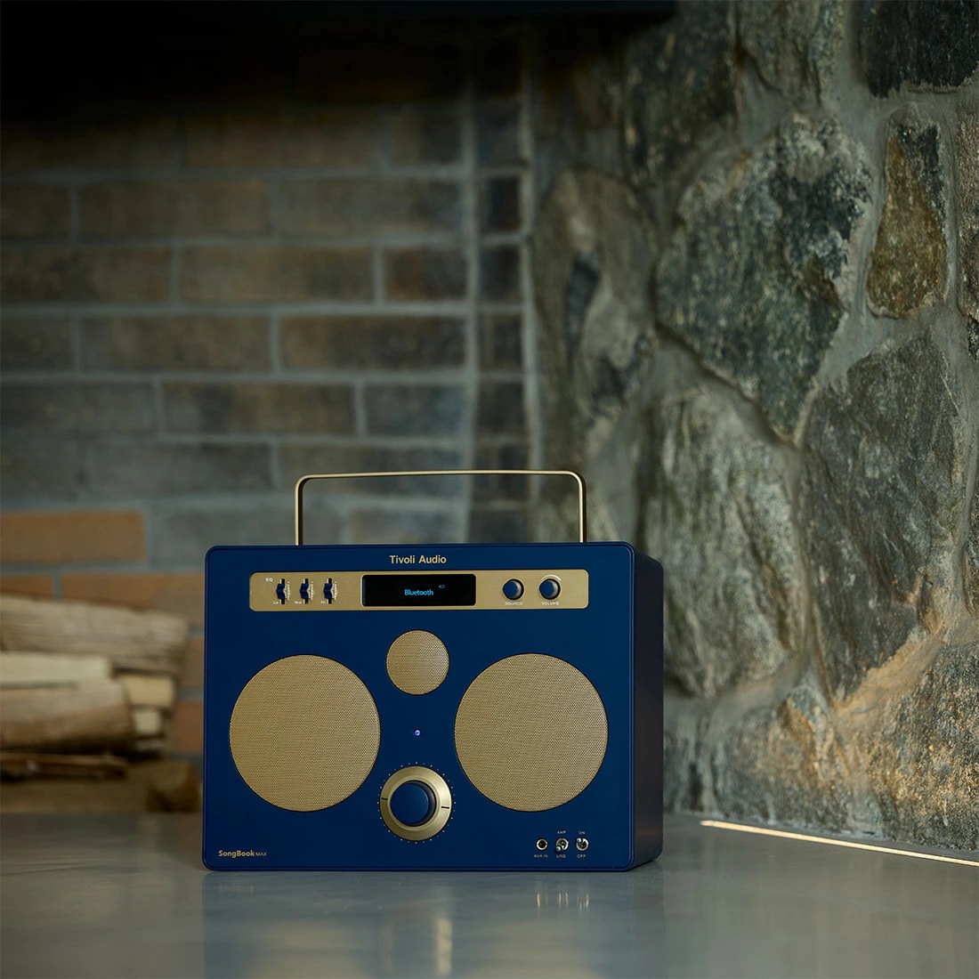 Tivoli Audio SongBookMAX ���󥰥֥å��ޥå��� �ݡ����֥륹�ԡ����� Bluetooth �ץꥢ��� ���ܥꥪ���ǥ��� �饸��<br><br>�ݡ����֥륿���פ�Bluetooth���ԡ�������SongBook MAX��