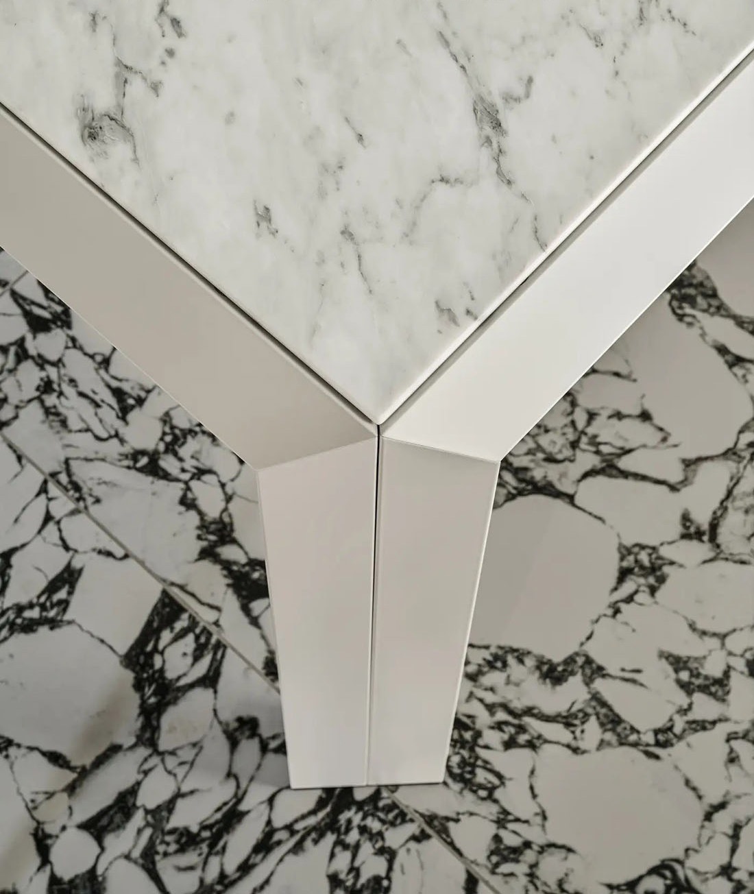 Baleri Italia �Х�� �����ꥢ T-Table T-�ơ��֥� 500��500 H400 Angelo Mangiarotti ���󥸥������ޥ󥸥���åƥ� �����ơ��֥�<br><br>�˸¤Υ���ץ뤵����ĥơ��֥�