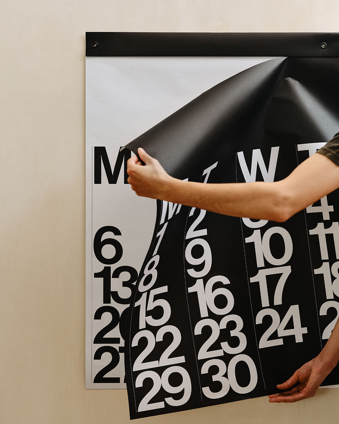 Stendig Calendar 2026 ���ƥ�ǥ����������� ����8ǯ �ɳݤ� Stendig �����С������� �������� Massimo Vignelli �ޥå��⡦�����ͥå� 122x92cm<br><br>�ߥåɥ������꡼�����ǥ�����ξ�ħ