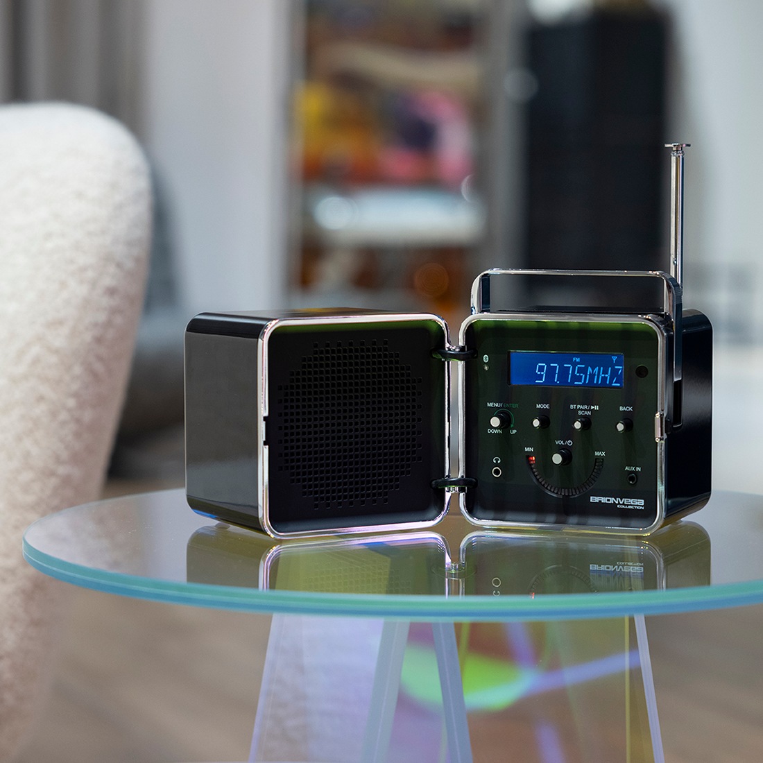 BRIONVEGA �֥ꥪ��٥� radio.cubo �饸�����塼�� 50��ǯ��ǥ� �ݡ����֥� �����ǥ��� Bluetooth ���ż� ��⥳��  �ޥ륳�����̡��� ����㡼�ɡ����åѡ�