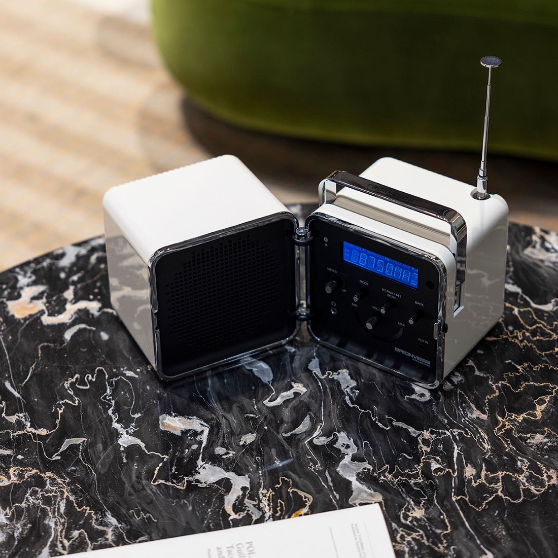 BRIONVEGA �֥ꥪ��٥� radio.cubo �饸�����塼�� 50��ǯ��ǥ� �ݡ����֥� �����ǥ��� Bluetooth ���ż� ��⥳��  �ޥ륳�����̡��� ����㡼�ɡ����åѡ�