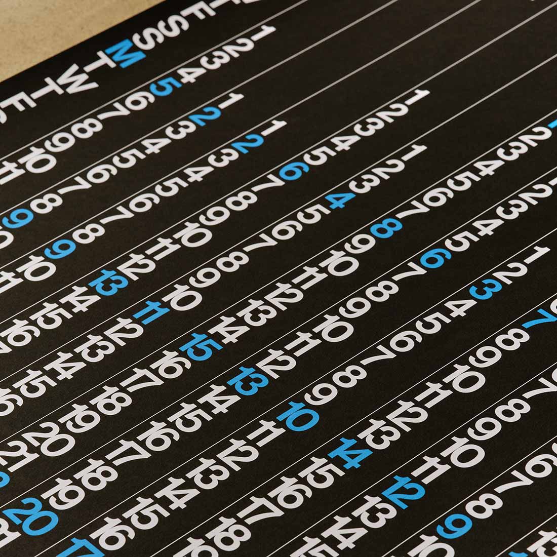 Stendig Calendar ���ƥ�ǥ��� �������� V Calendar 2026 V�������� ����8ǯ �ɳݤ� �إ�٥���<br><br>1ǯ���̤������Ǥĥѥ���������