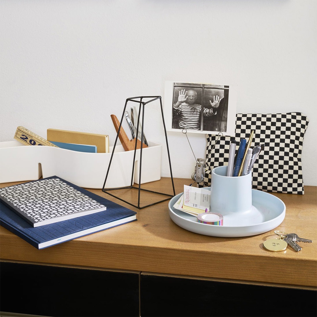 vitra �����ȥ� O-Tidy ���������ǥ� ��ʪ ��Ǽ �ȥ졼 Michel Charlot �ߥ����롦���㡼���å� �� ���å�<br><br>����ץ�ʤ����ȥ��åפ��Ȥ߹�碌���褦�ʼ������Τ��뾮ʪ��Ǽ