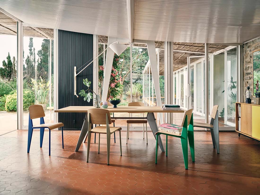 vitra �����ȥ� Standard Chair �ʥ����륪���� ����������ɥ����� �ʥ����륪���� Jean Prouve ����󡦥֥롼����<br><br>����󡦥ץ롼�����ˤ�äƥǥ����󤵤줿˭�٤ʥ��顼Ÿ���Υ���������ɥ�����