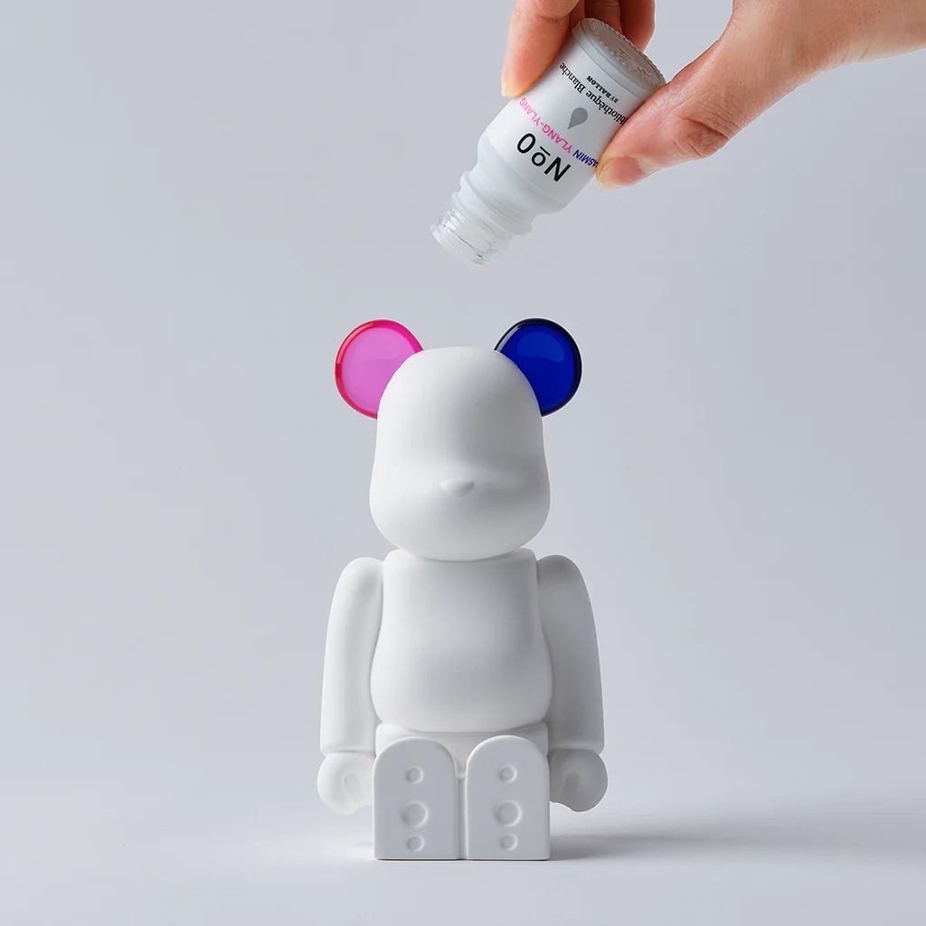 BE@RBRICK AROMA ORNAMENT No.0 COLOR W-DOUBLE  �٥��֥�å� �����ޥ����ʥ��� �롼��ե쥰��� ����ߥå��������ޥǥ��ե塼���� �ϥ�ɥᥤ��<br><br>�٥��֥�å��Υ���ߥå��������ޥǥ��ե塼�����ڥ��ե��ý���
