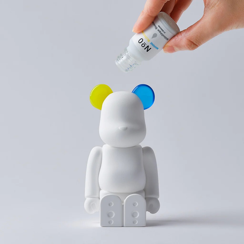 BE@RBRICK AROMA ORNAMENT No.0 COLOR W-DOUBLE  �٥��֥�å� �����ޥ����ʥ��� �롼��ե쥰��� ����ߥå��������ޥǥ��ե塼���� �ϥ�ɥᥤ��<br><br>�٥��֥�å��Υ���ߥå��������ޥǥ��ե塼�����ڥ��ե��ý���