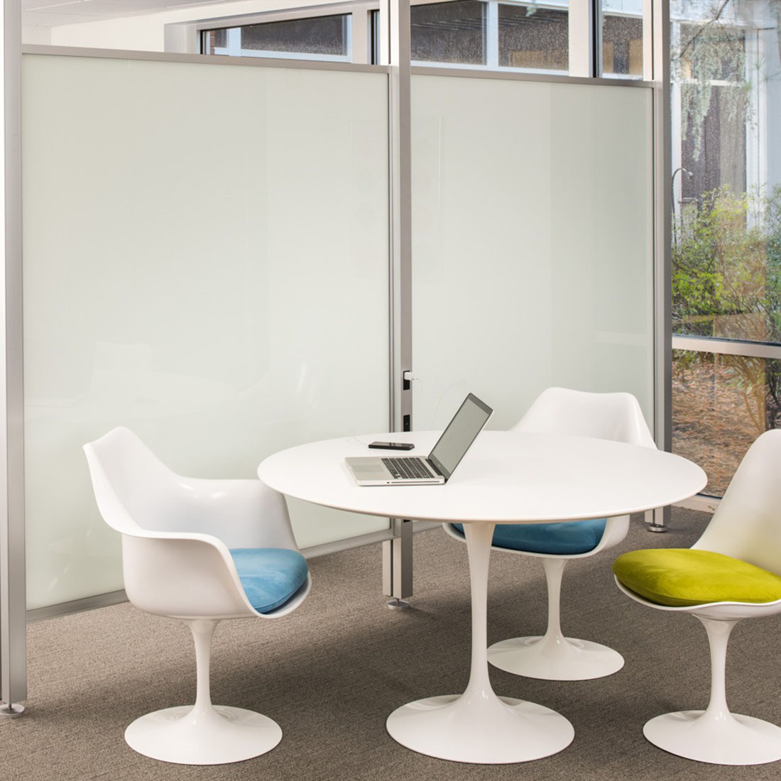 knoll/ノル ラウンドテーブル 2001年購入 ミッドセンチュリーモダン　a Knoll ノル ノール サーリネンコレクション ラウンドテーブル φ91