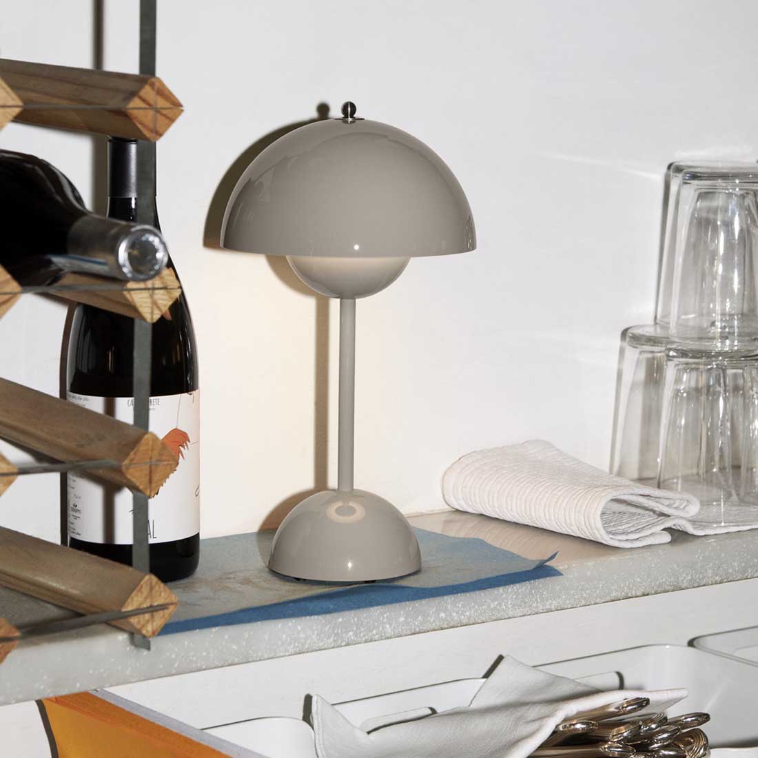 ��TRADITION/����ɥȥ�ǥ������ Flowerpot VP9 Portable Table Lamp Verner Panton ����ɥȥ�ǥ��å���� �ե��ݥå� �������ʡ����ѥ�ȥ�ڥ��ե��ý���