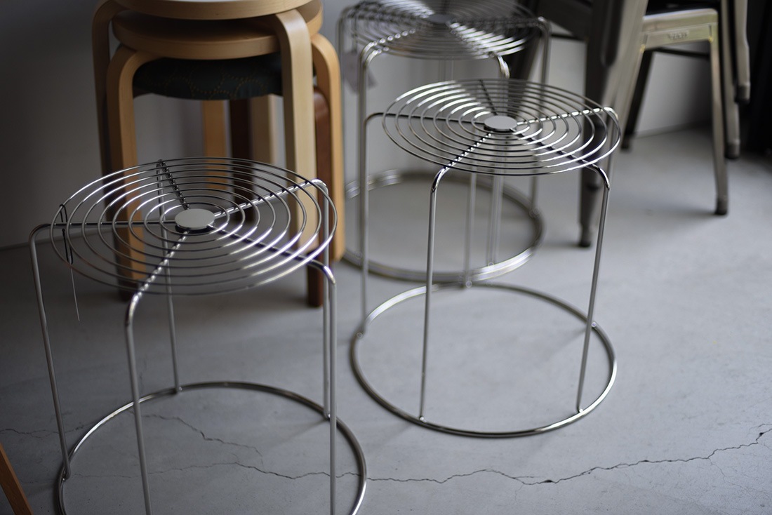 &TRADITION ����ɥȥ�ǥ������ Wire Stool vp11 Verner Panton �磻�䡼���ġ��롡�������ʡ����ѥ�ȥ� �����ɥơ��֥롡��ӥ�<br><br>������ �ơ��֥�Ȥ��Ƥⵡǽ���륹���å��󥰲�ǽ�ʥ��ġ���