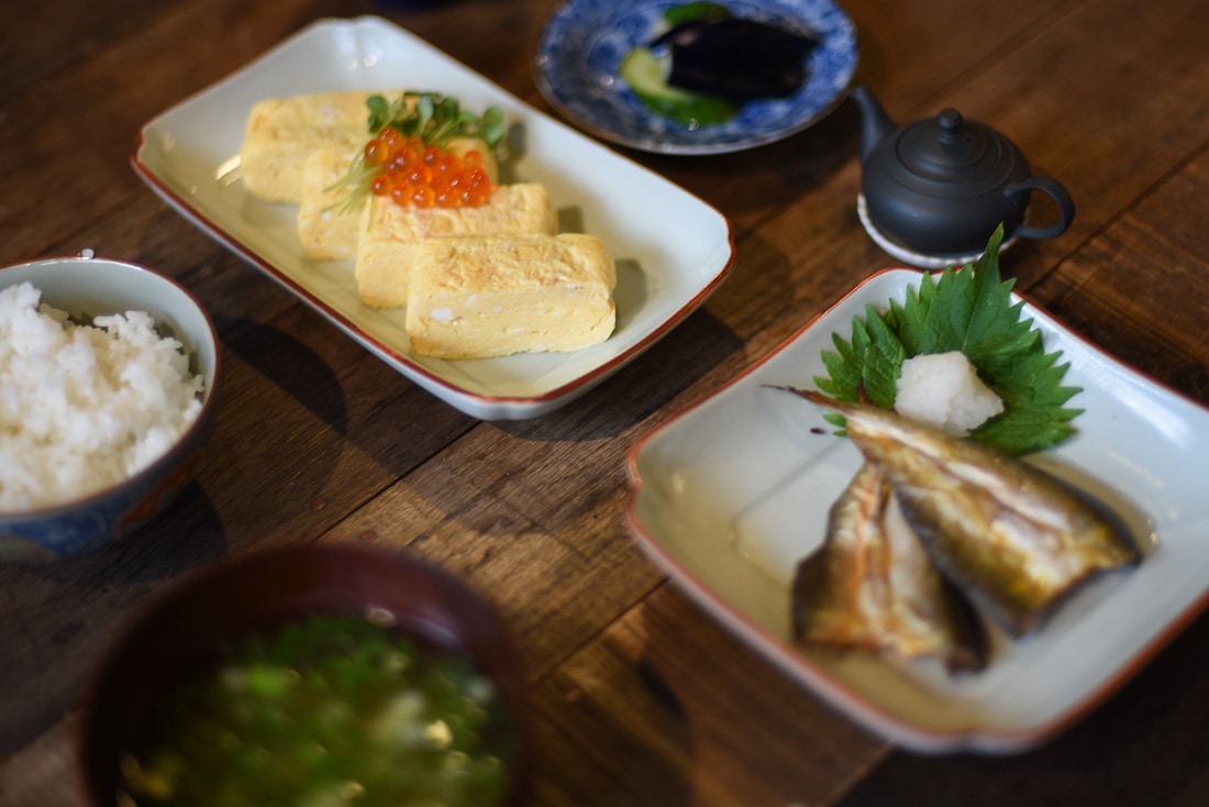 東屋 あづまや 木瓜角皿 縁錆 長角 ふちさび 天草陶石 お皿