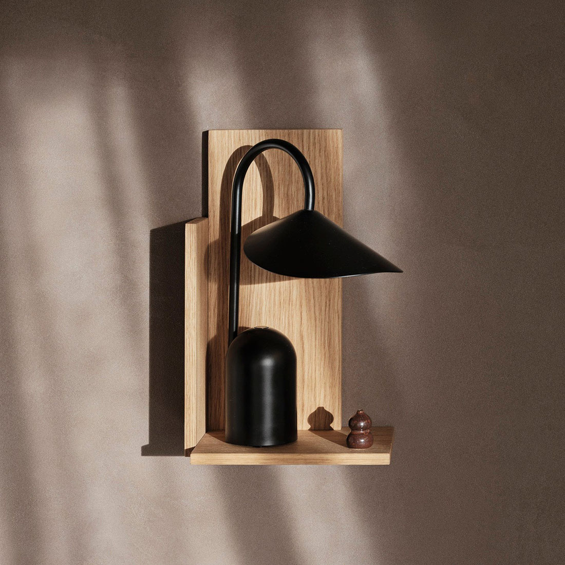 ferm LIVING �ե������ӥ� Arum Portable Lamp �������ݡ����֥���� LED ���� �̲� �ơ��֥����<br><br>�������Ӳ�ǽ�ʥݡ����֥����