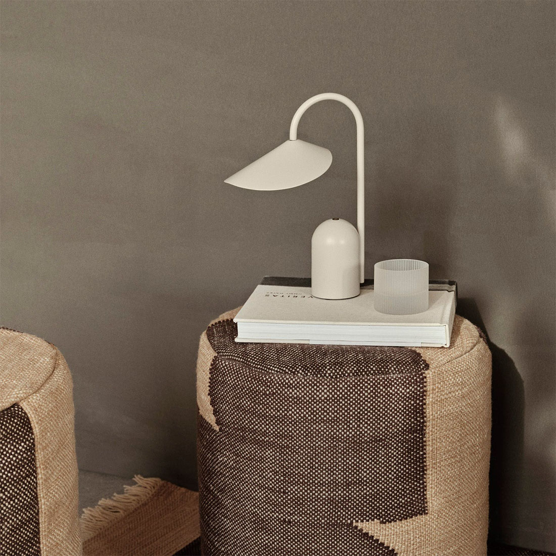 ferm LIVING �ե������ӥ� Arum Portable Lamp �������ݡ����֥���� LED ���� �̲� �ơ��֥����<br><br>�������Ӳ�ǽ�ʥݡ����֥����