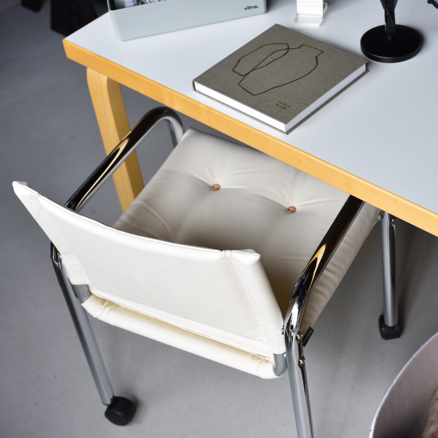 innovator Capatain イノベーター キャプテンチェア キャスター