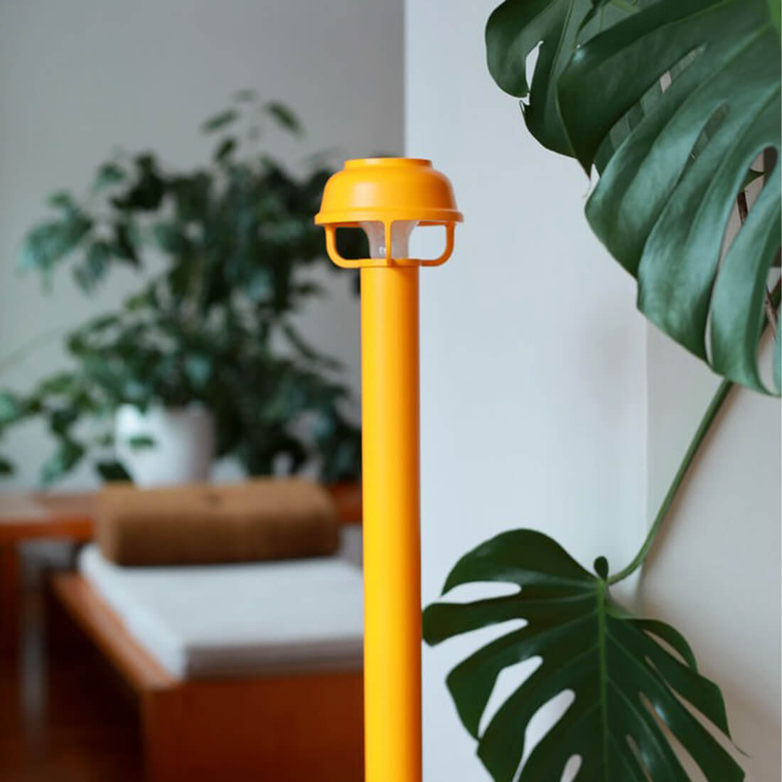 �ڥݥ��ȥ����ɥץ쥼��ȡ�artek / ����ƥå� Kori ���� Floor Light �ե��� �饤�� �̲� ����ƥꥢ ����<br><br>TAF ����ݤ���֥����