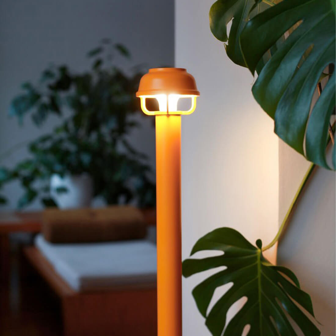 �ڥݥ��ȥ����ɥץ쥼��ȡ�artek / ����ƥå� Kori ���� Floor Light �ե��� �饤�� �̲� ����ƥꥢ ����<br><br>TAF ����ݤ���֥����