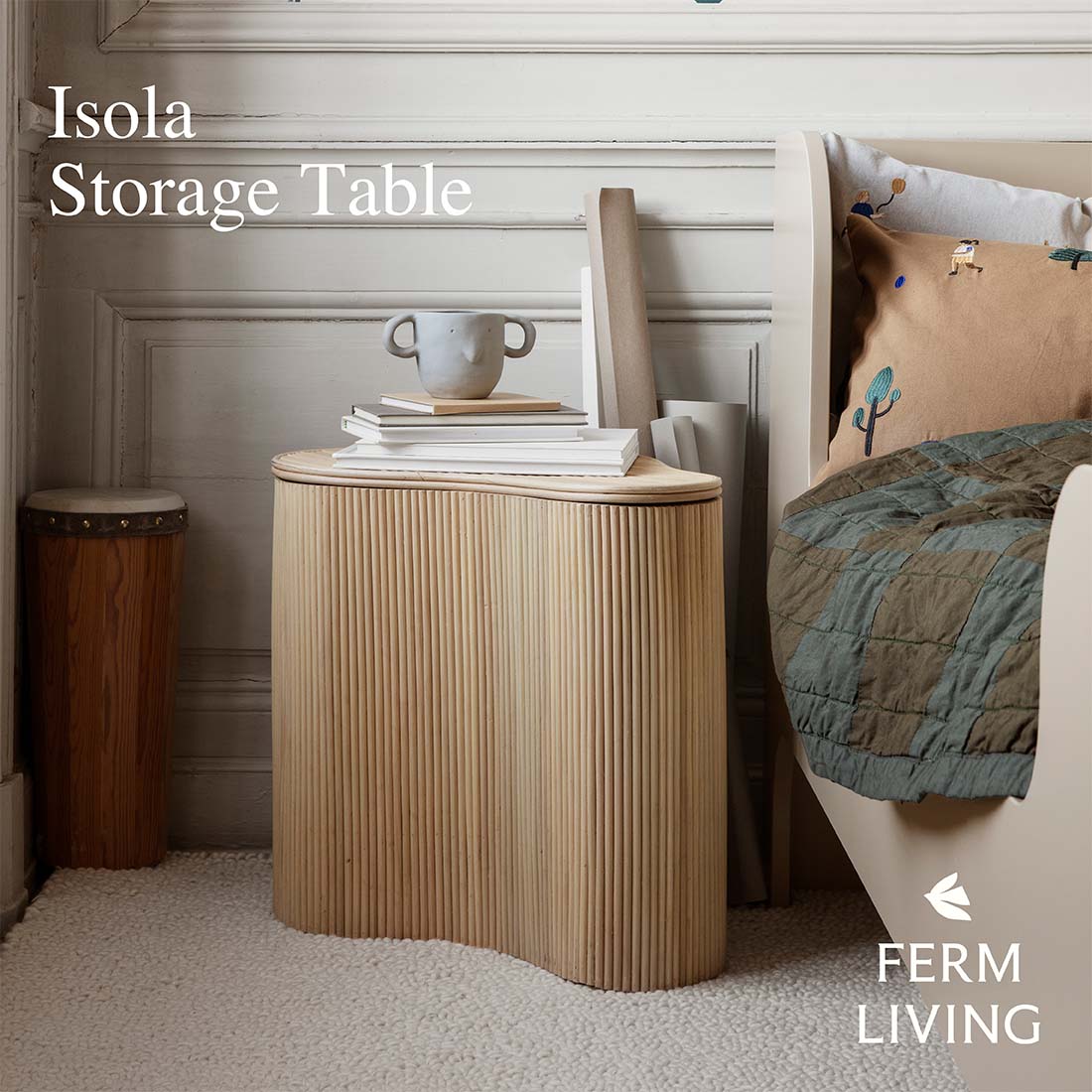 ferm LIVING �ե������ӥ� Isola Storage Table �����饹�ȥ졼���ơ��֥� �����ɥơ��֥� ��Ǽ �̲�  �� �饿��<br><br>���餫��ͭ��Ū�ʷ���