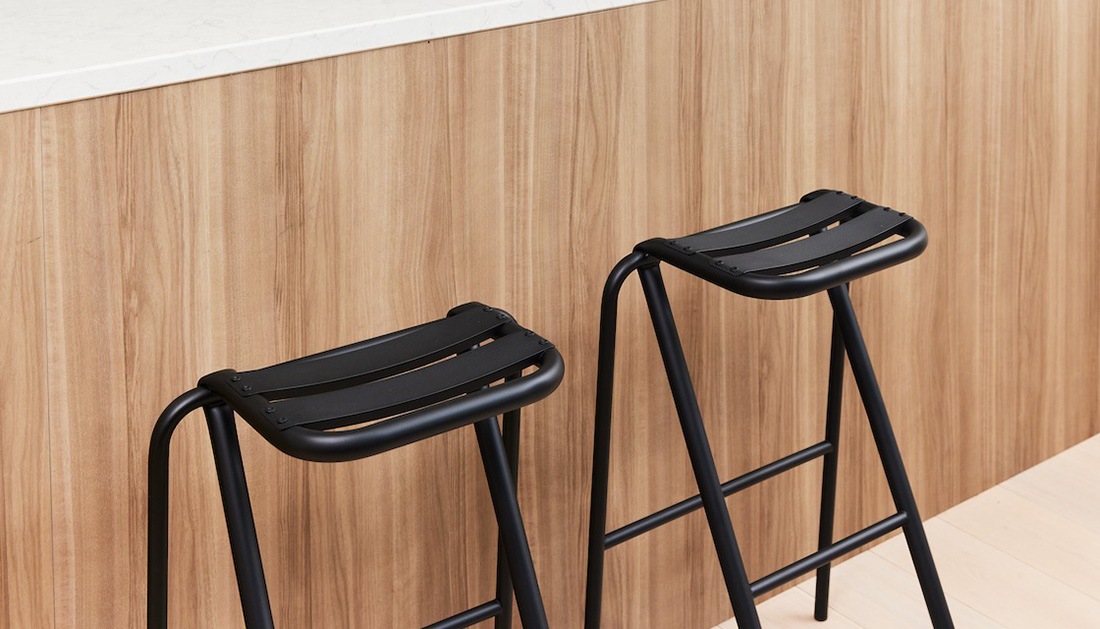 DUENDE BENT STOOL �ǥ奨��� �٥�� ���ġ��� �ϥ����ġ��� �������ġ��� �丵���� ���ݤ� �����å���<br><br>���ĤǤ�ɤ��Ǥ�ե쥭���֥�