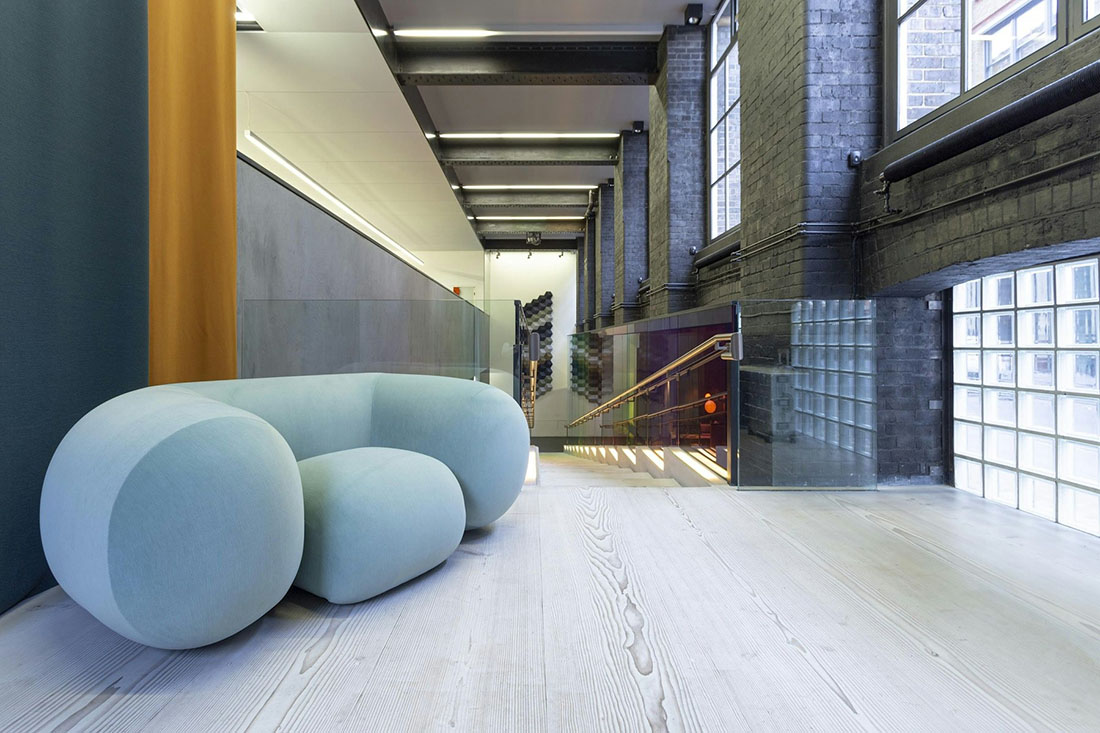 Established&Sons MOLLO ��� Philippe Malouin �ե���åס��ޥ����� �ػ� �ǥ����ʡ��� ���ե� ��<br><br>��̩�٥ե�����Τդä���Ȥ������ե�