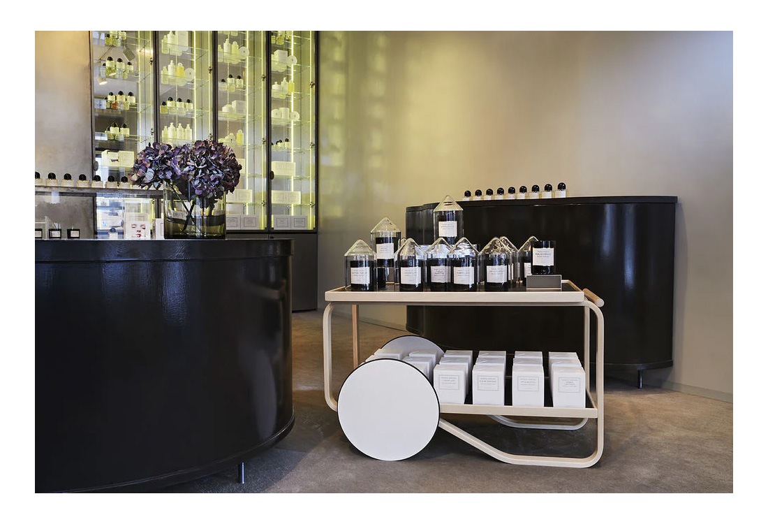 �ڥݥ��ȥ����ɥץ쥼��ȡ�artek ����ƥå� �ƥ����ȥ��꡼ tea trolley 901 teatrolley �֥�å� �ۥ磻�� �ơ��֥� ���� �����դ� �̲� ����ƥꥢ