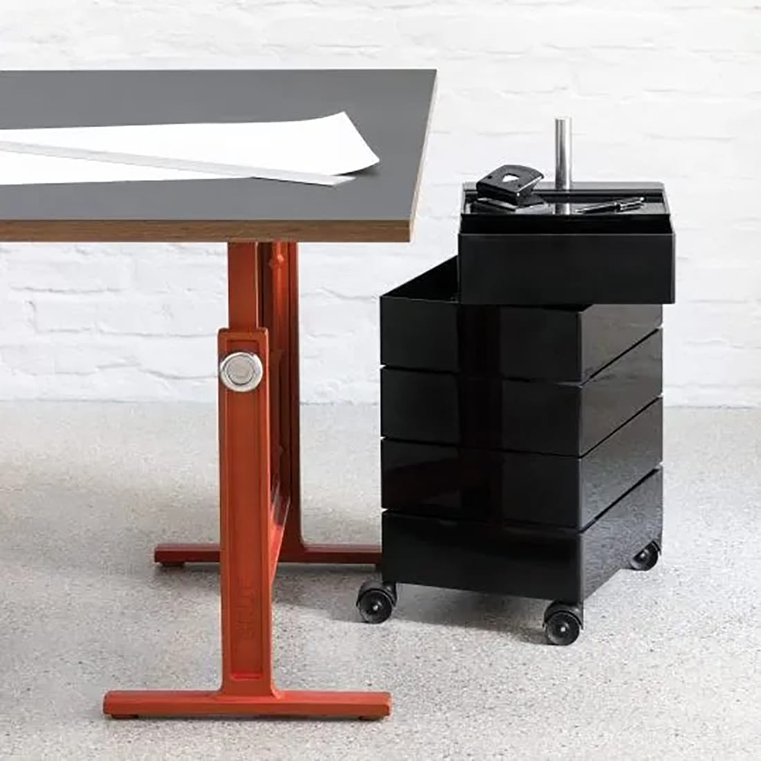 MAGIS �ޥ��� 360��Container5�� 360�륳��ƥ�5�� KonstantinGrcic ���󥹥�����󡦥�����å�<br><br>��ؤϤ�����󡢻Ҷ������䥭�å���Ǥ�������롢360���ž���륤��ƥꥢ��Ǽ