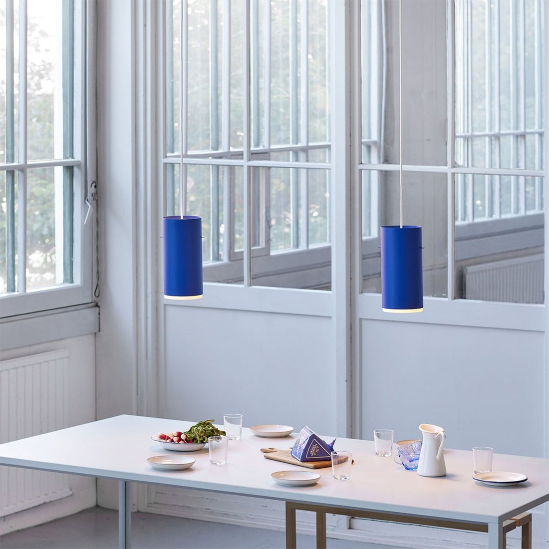 MOEBE �ࡼ�� Tube Pendant ���塼�� �ڥ����� �饤�� LED ����ߥ˥��� �ǥ�ޡ��� �̲� ����<br><br>ȾƩ���λ椬��¦�˻Ź��ޤ줿����ץ�ʥ���ߥ˥�����塼��