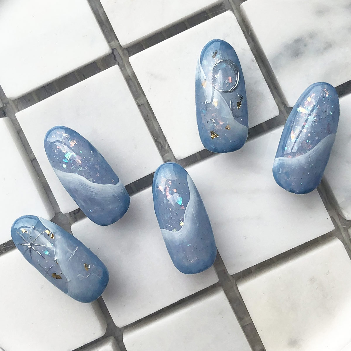 エラバイシャイニージェル E053 ブルースモーク 2gカラージェル[UV/LED